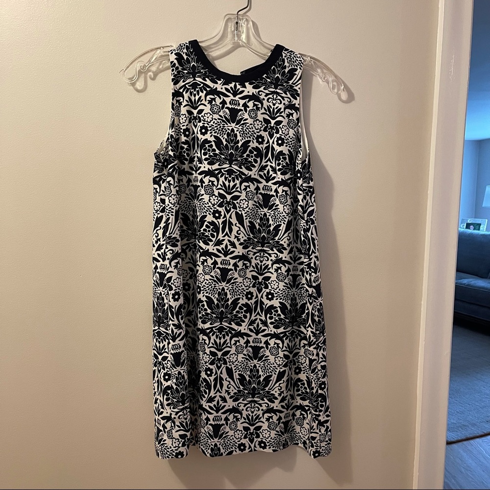 Loft Petite floral sleeveless shift dress